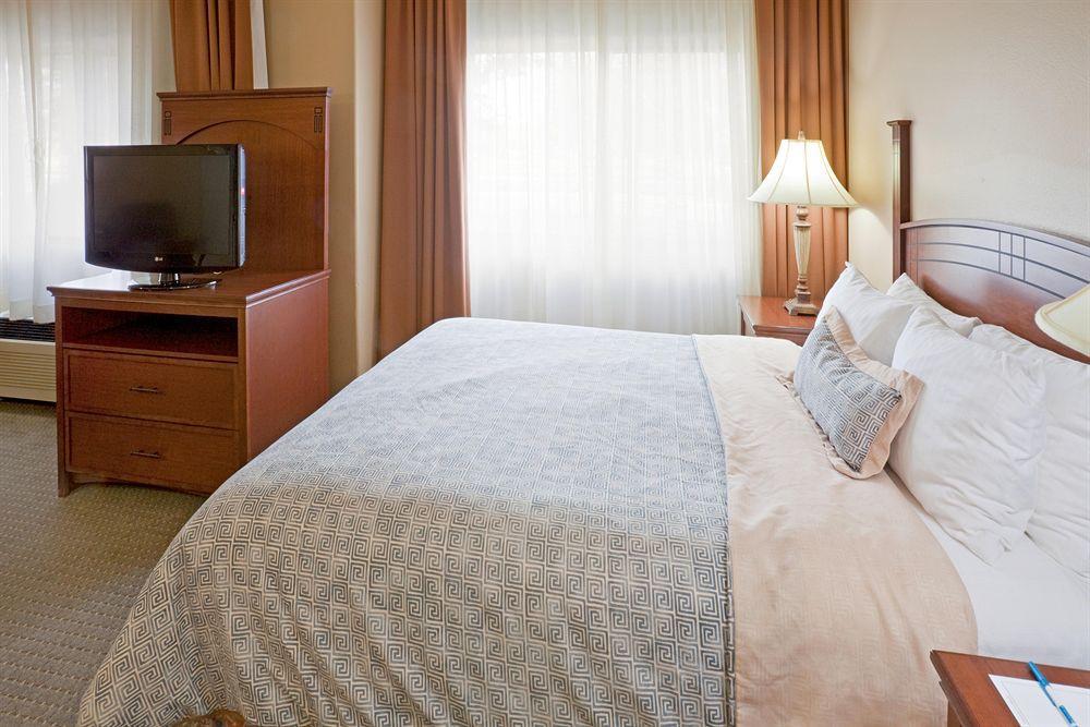 Staybridge Suites Lubbock-University Area By Ihg Szoba fotó
